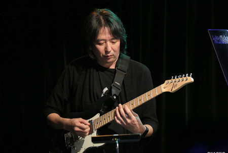 矢堀孝一  Koichi Yabori （Guitar)
